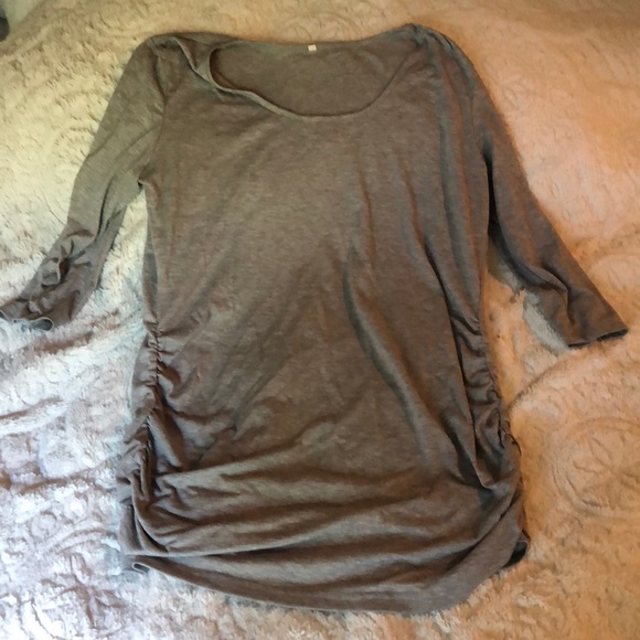 THREE Size L Maternity 3/4 Top - Picture 2 of 3